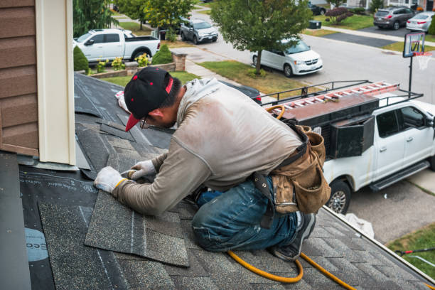 Professional Flat Roof Repair technician working in Macomb, OK